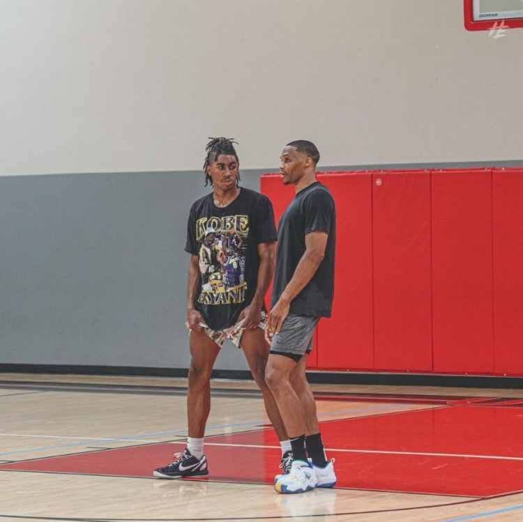 罗马诺：恩德里克接近租借加盟里昂，协议不含买断权（罗马诺：恩德里克有望以租借方式加盟里昂，协议不含买断条款）