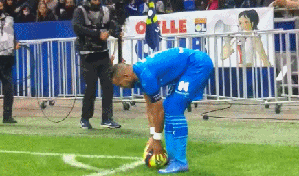 西海岸投资人：盼邵佳一到国足坚持自己打法，球迷要包容他