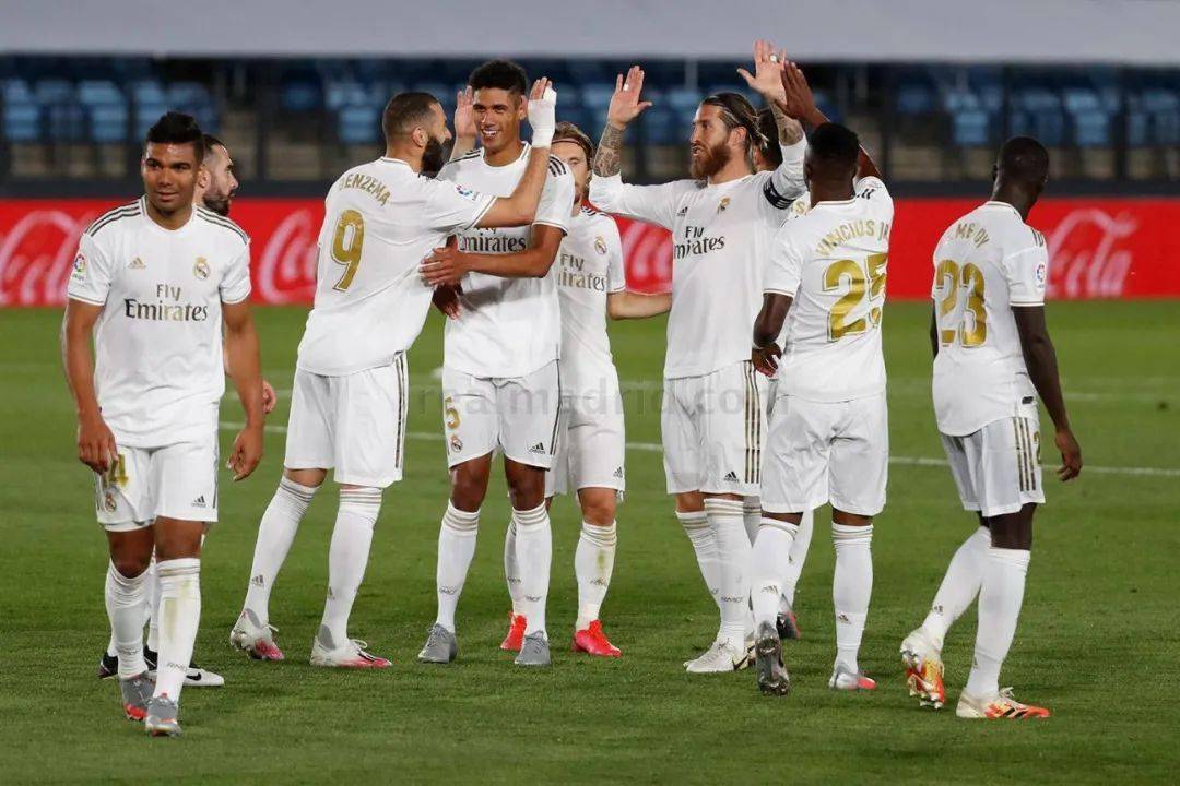 斯基拉：桑托斯在推进内马尔的续约，俱乐部有信心留下他