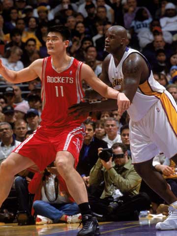 记者：莱奥周二接受核磁共振检查，结果显示无肌肉损伤（记者：莱奥周二完成核磁检查，未发现肌肉受损）