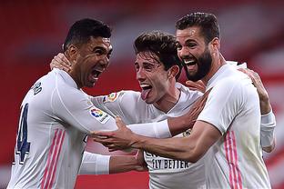 意媒：拜仁天才边锋利契纳或离队，尤文和米兰等队有意争夺（意媒曝拜仁天才翼锋利契纳或将离队，尤文、米兰等队竞逐签约）