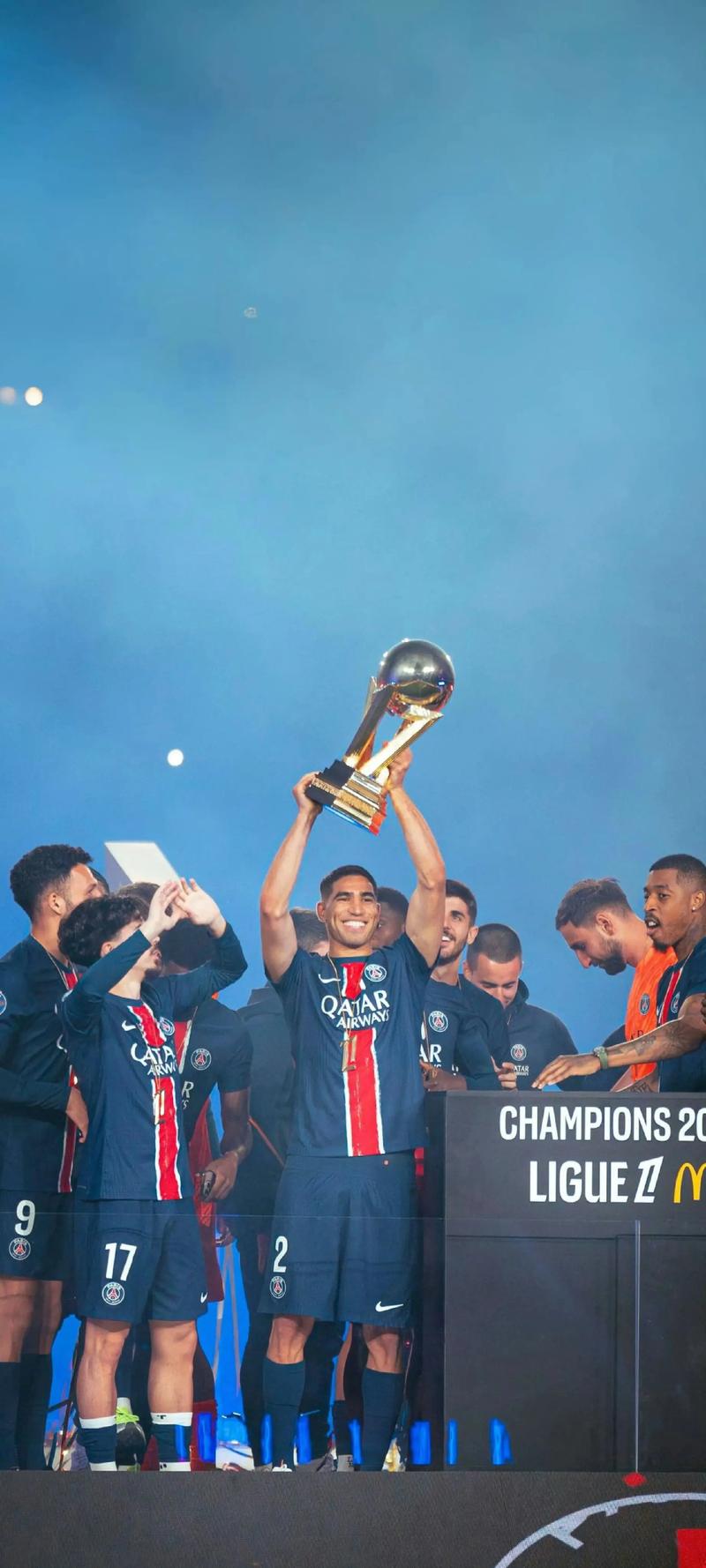 法国助教斯特凡撰文：登贝莱独一无二，奥利塞令人印象深刻（法国助教斯特凡撰稿：登贝莱无可替代，奥利塞表现抢眼）