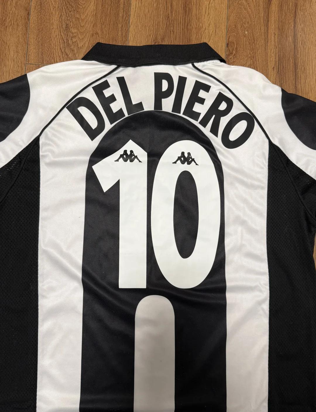 皇马公布欧冠战曼城大名单：姆巴佩带伤入围，一线队后卫仅4人在列（皇马欧冠战曼城名单出炉：姆巴佩带伤入选，一线队仅四名后卫在列）