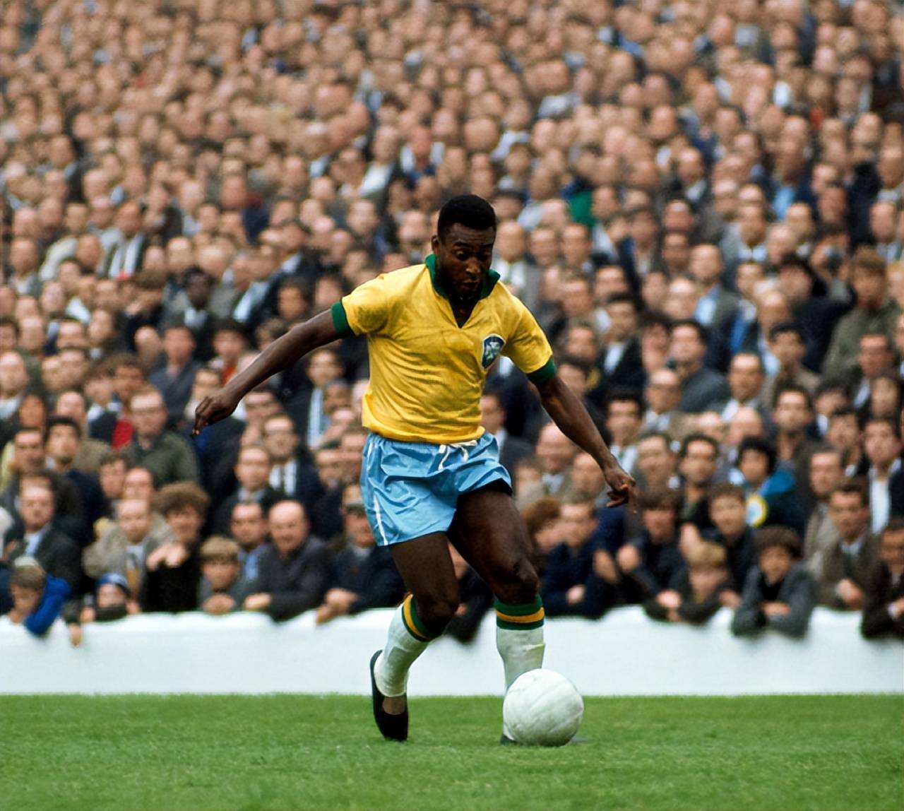 传统环节，弗洛伦蒂诺与曼城CEO索里亚诺赛前共进晚餐（赛前传统：弗洛伦蒂诺与曼城CEO索里亚诺共进晚餐）