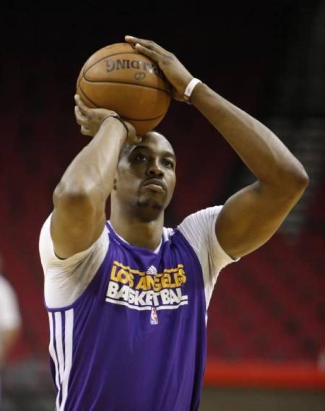 暖心！独行侠队今天为欧文的女儿阿祖莉·欧文送上生日祝福（独行侠今日为欧文女儿阿祖莉送上暖心生日祝福）