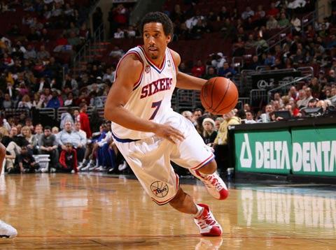 孔帕尼：阿方索等人复出的故事，是我们点燃团队精神的新火焰（孔帕尼：阿方索等将士伤愈归来，点燃团队新士气）