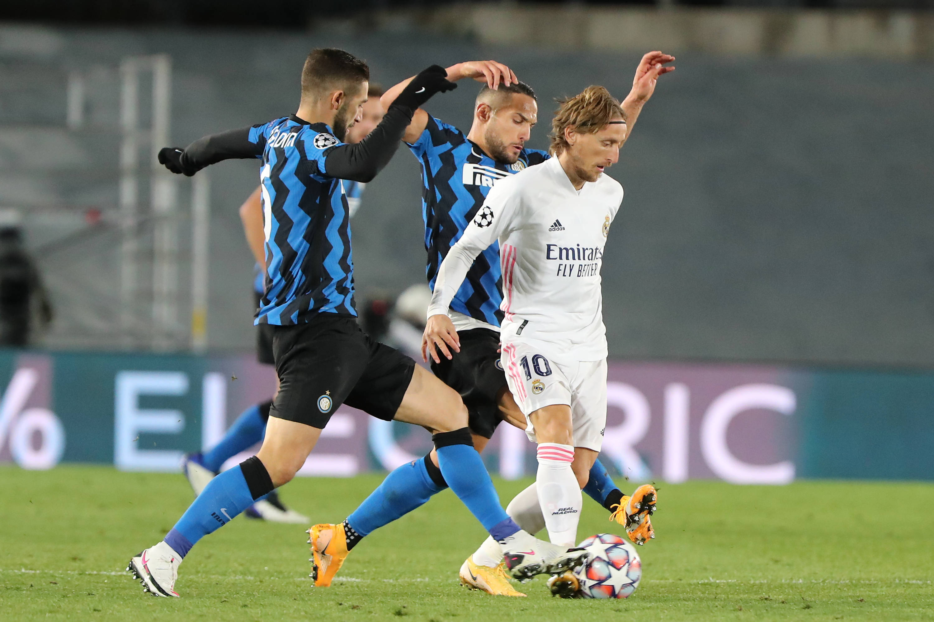 是否想在巴萨退役？佩德里：为什么不呢？只要他们不赶我走（佩德里：只要巴萨不送走我，我愿在这里退役）