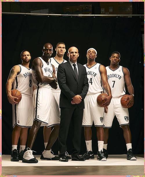 凯恩：我可以拿金球奖，通常需赢得世界杯或欧冠才能实现（凯恩称有望问鼎金球：通常得先赢下世界杯或欧冠）