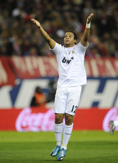 因大力手抛球闻名英超! 德拉普父亲：对手宁愿给角球也不给界外球（英超大力界外球成名！德拉普父亲：对手宁可给角球也不给界外球）