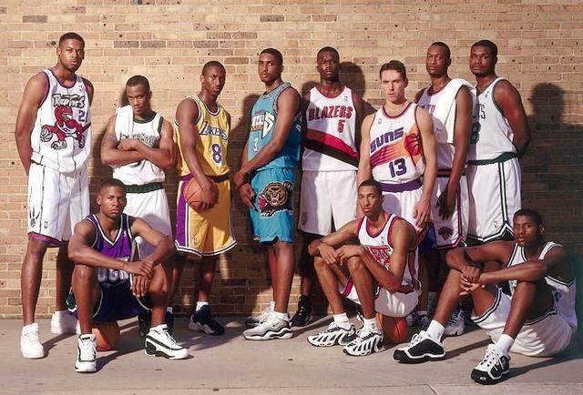 欧冠精彩进球回顾：梅西助攻亮点,（欧冠经典进球盘点：梅西神助攻成焦点）